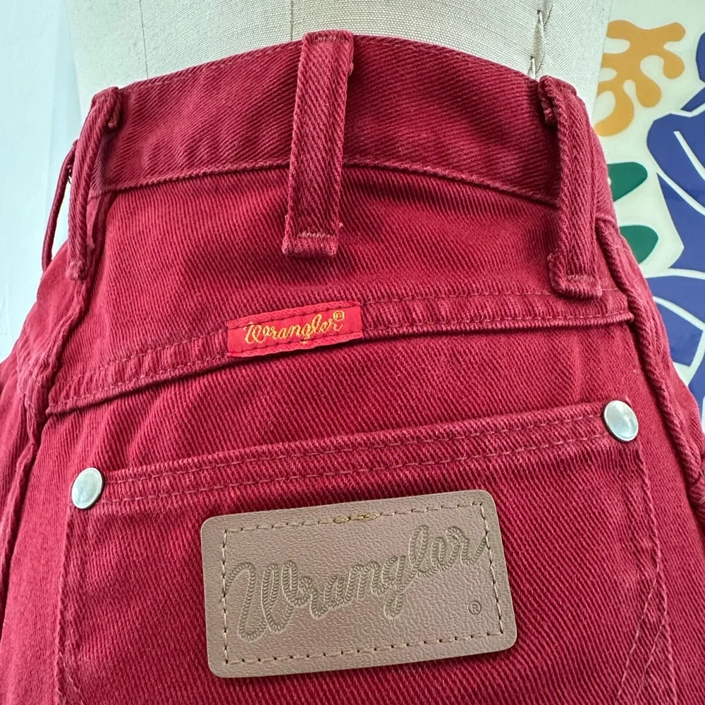 Vintage Wrangler Straight Leg Jeans in Deep Red - Picture 14 of 16
